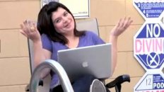 SNL's Casey Wilson Reads Internet Comments